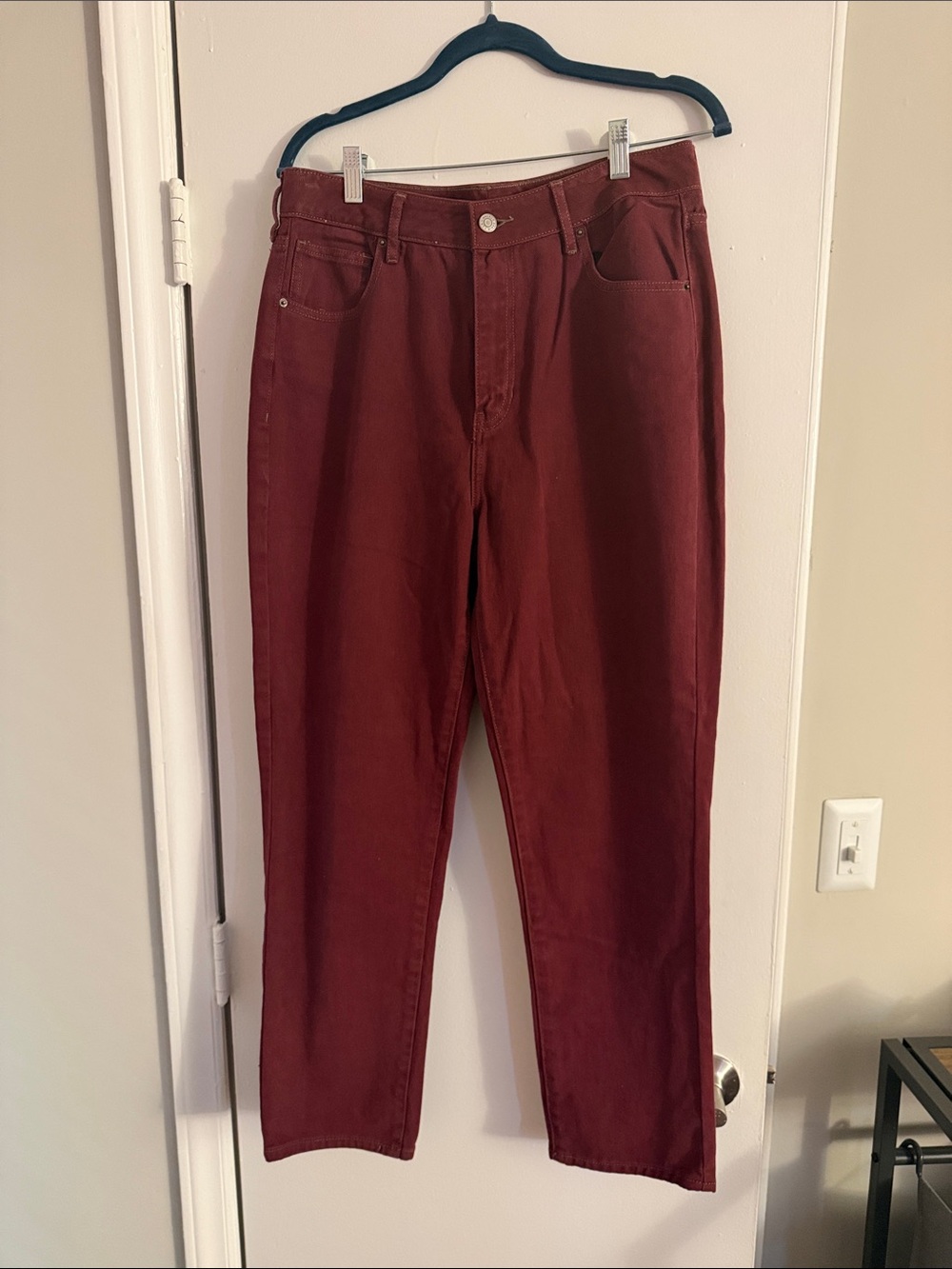 PacSun Women's Mom Jeans in Burgundy